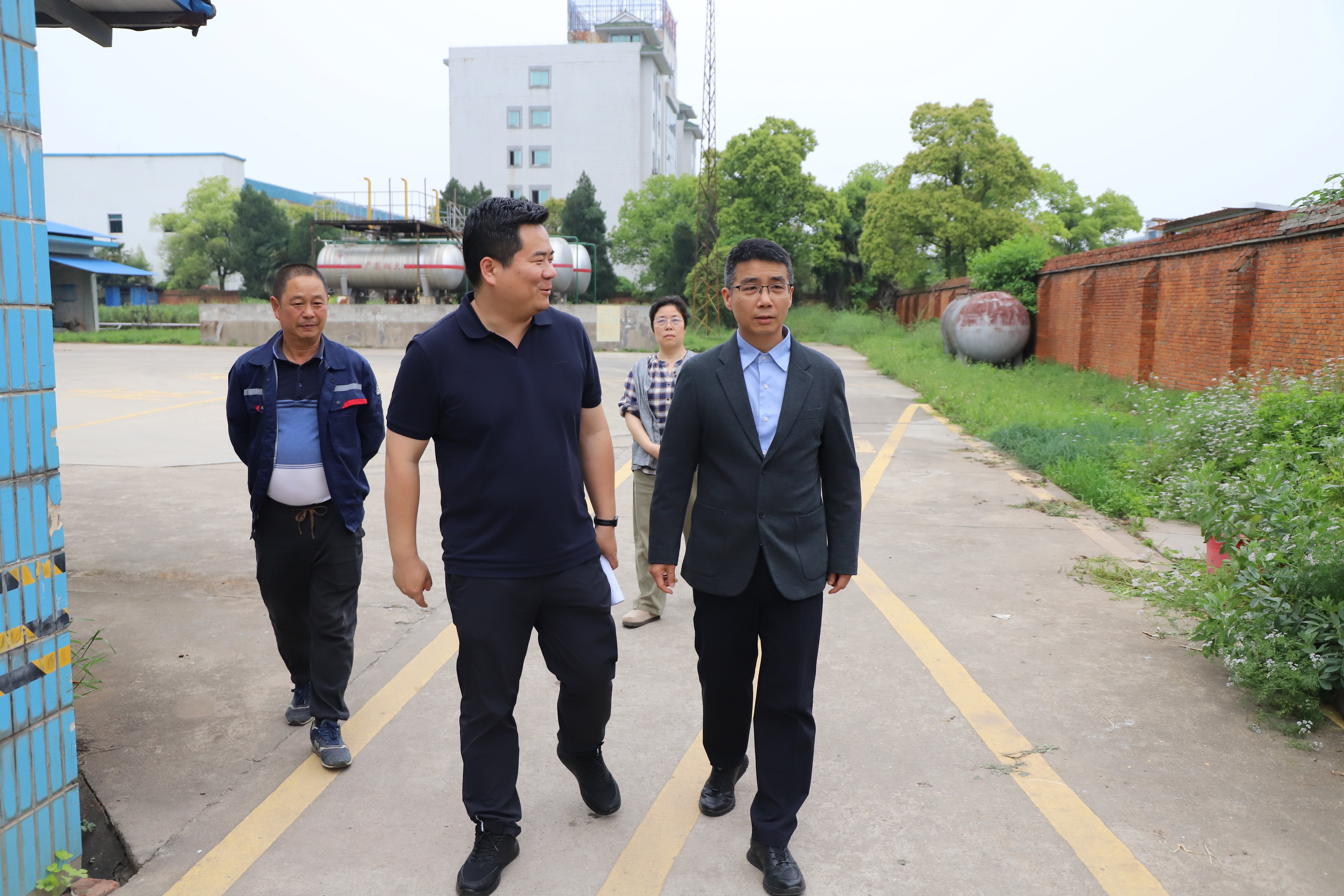 强化安全督导 护航“五一畅游”｜检察长赴瞿家湾镇督导安全生产工作